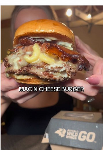 The Mac N Cheese Burger is what dreams are made of🤭 #buffalowildwingspartner #asmr #mukbang #foodie