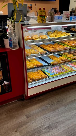 #donuts 📍 1875 Malvern Ave Hot Springs,AR 71901 | Golden Raised Donuts Of Lakeside