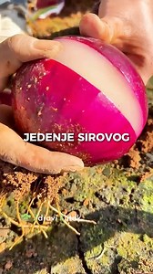 1.8M views · 10K reactions | Da li ste znali ovo o bijelom luku?  Prirodne namirnice koje pomažu u održavanju zdravlja.  Ako priroda nije stvorila, nemoj uzimati!  Zaprati za dnevnu dozu zdravlja  Zdravi Kutak  #PrirodnoZdravlje #zdravljeizprirode #zdravlje #luk #prirodno #health #naturalremedies #natural #healthy #fruit | Zdravi Kutak | Facebook