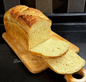 The video of Bim’s English Muffins Baking in Sandwiches loaf pan. Bim’s English Muffins Sandwich bread. It so perfect for someone who doesn't want to stand in front of hot stove to bake my English muffins recipe 🥰 Recipe 1,200 g. Bread flour 760 g. Milk 300 g. Starter or Discard one week old 80 g. Honey or sugar 22 g. Salt 3 eggs Mixed everything I large bowl followed with 4 sets of stretch and fold in every 30 minutes (2 hours) Proof another 2 hours or until it rises 70% at 25-27 degrees Celsi