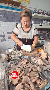 310K views · 1.3K reactions | Boiled pork blood soup Hot | KiNG Street Food | คิงสตรีทฟู้ด | ต้มเลือดหมูปากจัด ระยอง | KiNG Street Food | Facebook