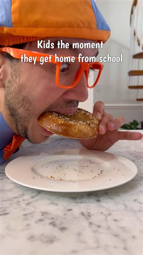 Snacks > dinner. 🍓🥯🍪🍌🍎 | Blippi