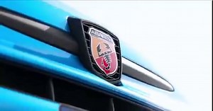 熱狂の余韻は、時を超えて。 200台限定モデル『 #ABARTH 695 TRIBUTO 131 RALLY』のデビューを記念した、スペシャルムービーをお届け。本モデルがオマージュを捧げたレジェンドとの夢の“共演”。 | Abarth