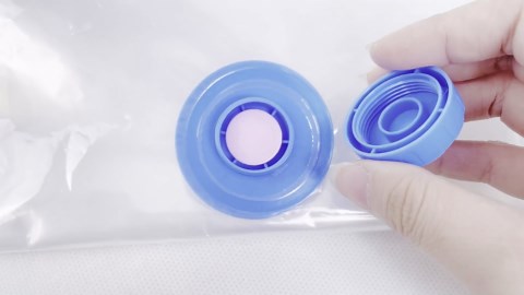 5 PCS Vacuum Storage Bags with Pump Space Saver Vacuum Storage Bags Vacuum Seal Bags for Clothing Comforters Blanket Storage Bedding Saving More Closet Space(31x41 inches)