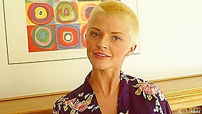 Attractive woman that loves oral sex!