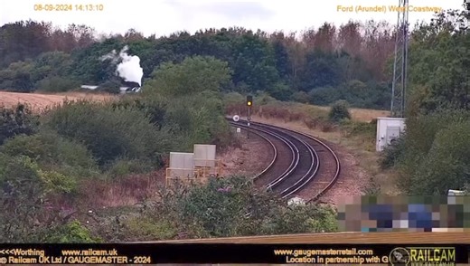 🚂 70000 ‘Britannia’ passing #Ford camera this afternoon on the way to Littlehampton with class 57 57311 on the rear. 🎥 It’ll be back past #Ford at around 4pm 👀⬇️ https://railcam.uk/rcdata/RCData2_detail.php?r=S&tid=871Z541Q08 The Steam Dreams Rail Co Locomotive Services Group Gaugemaster Controls | Railcam