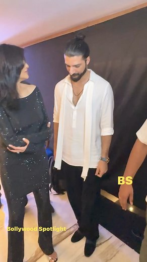 #Sushmita Sen with boyfriend spotted at Bandra. #bollywoodstylelife #bollywoodcelebrity #bollywoodnewsupdates #bollywoodentertainment #fbreelsvedioviralpost | Bollywood Spotlight