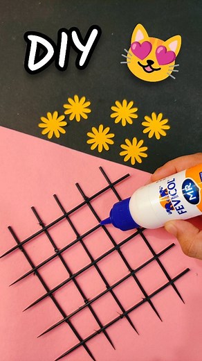 𝗧𝘄𝗶𝗻 𝗧𝗮𝗴 - ●◉✿Ayesha Firoz✿◉● on Instagram: "DIY Wall Hanging | Wall Decor 😲💛💯 @twintagofficial . #reels #homemade #instagramreels #diy #craft #instagram #twintag #roomdecor #wallhanging #art"