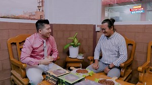 ရိုးမဘဏ်နဲ့အတူ မန္တလေးမြို့ကနေ တောင်ကြီးမြို့ကို တက်လာခဲ့ပါပြီ။ ကျွန်တော့်ပရိတ်သတ်တွေအတွက် ‌တောင်ကြီးမြို့မှာရှိတဲ့ စီးပွားရေးလုပ်ငန်းရှင်တွေနဲ့ စကားစမြည်ပြောခဲ့ပြီး သူတို့ရဲ့ လုပ်ငန်းလည်ပတ်ပုံတွေ၊ လုပ်ငန်းအောင်မြင်အောင် လုပ်ဆောင်ခဲ့ပုံတွေ မေးမြန်းထားပါတယ်။ တကယ်ကို စိတ်ဝင်စားစရာကောင်းတဲ့ အစီအစဉ်ဖြစ်တာကြောင့်အားလုံးတူတူလိုက်ပါကြည့်ရှုနိုင်အောင် တင်ဆက်ပေးလိုက်ပါရစေ။ သတင်းကောင်းနောက်တစ်ခုက အသေးစား၊ အငယ်စားနဲ့ အလတ်စားစီးပွားရေးလုပ်ငန်းတွေနဲ့ လုပ်ငန်းစတင်လုပ်ကိုင်လိုတဲ့ စွန့်ဦးတီထွင် စီးပွားရေးလုပ်င