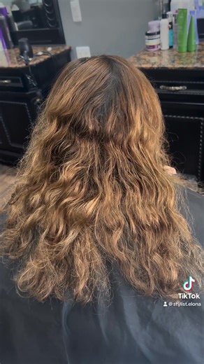 WATCH: Dark orange to blonde using 4N for base and tone it with 9V. Hair by Taki Salon & Spa 🧡😍 Products used: Bond Protect Bleach 4N/4 Natural Brown 9V Violet Blonde 20 Volume Developer #UglyDucklingColor #hairtransformation #blonde | Ugly Duckling Hair Color