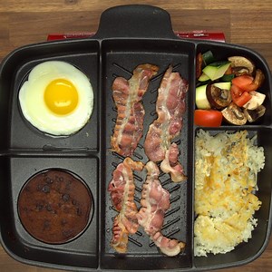 Cook an entire breakfast in 1 pan. It's genius, why didn't we think of this sooner?!￼ Get yours here: http://bit.ly/2uieRsQ | Cooking Panda