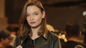 Curhat Model Bosnia 'Terjebak' di Indonesia, Betah Walau Panas Bikin Enggak Bisa Napas