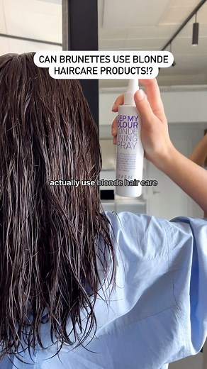 Wait, so I can use blonde haircare products as a brunette!? 💜 ⬇️⁠ ⁠ YES! ⁠ ⁠ Our BLONDE range is suitable for those who want to neutralise brassiness, and enhance⁠ cool-tones – our brunettes and grey-haired friends we’re including you too! ⁠ ⁠ Why you’ll love our Keep My Colour Blonde Toning Spray:⁠ ⁠ 💜 This leave-in treatment spray is formulated with heat protection (up to 220° Celsius and 428° Fahrenheit) ⁠ ⁠ 💜 Formulated with a Violet Extract which helps to counteract any unwanted yellow, 
