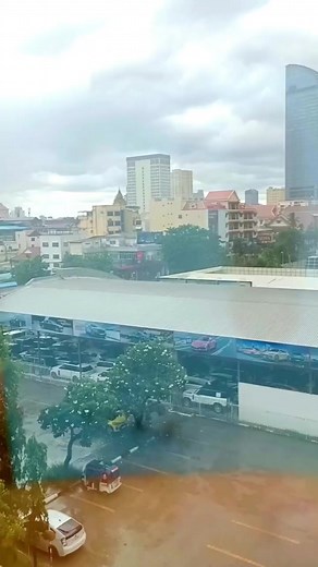 Hard Raining in Phnom Penh #Cambodia #raining #rain #rainyday #nature #photooftheday #rainydays #photography #rainy #clouds #raindrops #rainyweather #naturephotography #instagood #cloudy #water #weather #love #umbrella #rainbow #rainingday #sky #instarain #pouring #puddle #rainydayz #instagram #beautiful #raindrop #splash #rainyseason | ឈួយ កវី - Chhouy Kakvey