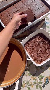 3.8M views · 2K reactions | Receita de Bolo de chocolate molhado 3...