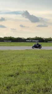 24K views · 1.3K reactions | Thailand Circuit ဘယ် မြတ်ကွင်းစားရင် ကောင်းလဲ 若 | CrazyBiker Myanmar Thailand | Facebook