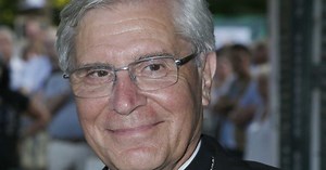 Jean-Michel Di Falco, l'aumônier des stars qui avait officié aux obsèques d’Alain Delon, condamné par la justice