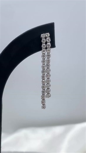 #DiamondLineEarrings ต่างหูเพชรแถว เรียบแต่หรู สวยแบบไม่มีวันตกเทรนด์เปล่งประกายทุกมุมมอง ด้วยเพชรแท้เรียงต่อกันอย่างประณีต ให้ลุคที่ดูแพงใส่ได้ทุกวัน✨💎✨ #marrygems #แมรี่เจมส์ #jewelrydesigner #ออกแบบเครื่องประดับ #diamondjewelry #diamondring #แหวนเพชร #couplering #แหวนคู่ #engagementring #แหวนหมั้น #weddingring #แหวนแต่งงาน #naturaldiamond #เพชรแท้ #newcollection #finejewelry | Marry Gems