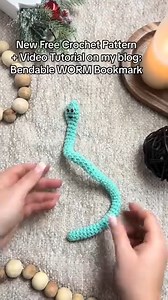 Is this the best bookmark ever? FREE crochet pattern: https://www.nickishomemadecrafts.com/bendable-worm-crochet-bookmark/ . . . . #crochetbookmark #crochetinspo #crochetideas #crochetgifts | Crochet Patterns & Tutorials by Nicki's Homemade Crafts