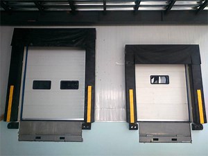 [Hot Item] Logistics Warehouse or Loading Bay PVC Curtain Sponge Anti-Crush Adjustable Overhead Sectional Retractable Industrial Storage Dock Lever Seal Shelter