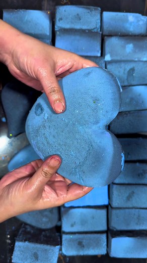 Blue Dyed Chalk Heart #sabado #fbreels #PremierLeague #sareelove #videoviralシ #realestate #dog #virals #ThrowbackThursday #Explore #tranding #reelfb #viralreelsfacebook #viralvideoシ #reelsfypシ #explorepage #fbviral #sale #training #ASMR #everyone #gymchalkreforms #freshchalk #asmrsound #sportsmarketing #UCL #hotgirlsummer #finland #bull #thinline | Anisha ASMR