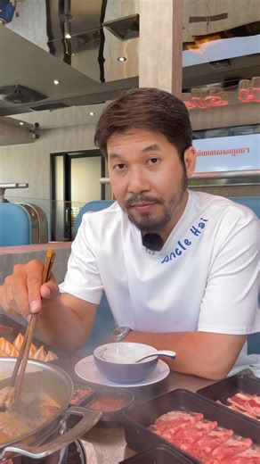 ទីនេះAncle Hai of course គ្រប់បុគ្គលិកត្រូវចេះថត Video 😂 ចេញសម្តែងថ្ងៃដំបូង 😂 | Ancle Hai