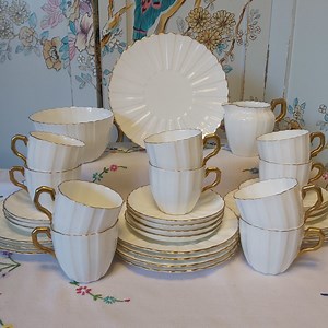 A Victorian Tea Set by Collingwood - Etsy UK