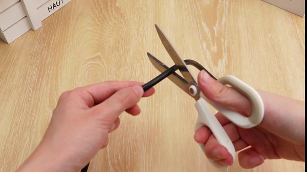 Frienda 80 ft Latex Rubber Tubing 1/8" (3mm) ID x 1/4" (6mm) Od Slingshot Speargun Bands Surgical Tube Industrial Surgical Hose Catapult Slingshot Bands Fitness Rubber Hose(Black)