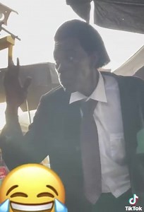 Un nom de famille pour ce grand monsieur 🤣🤣🤣🤣 | TEMPS RÉEL