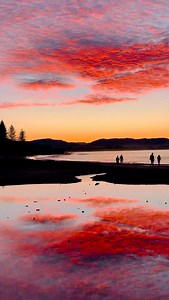 Spectacular sunset Byron Bay… 📷 @jackieduff8 Late arv faves in Byron 🌅 | Byron Bay