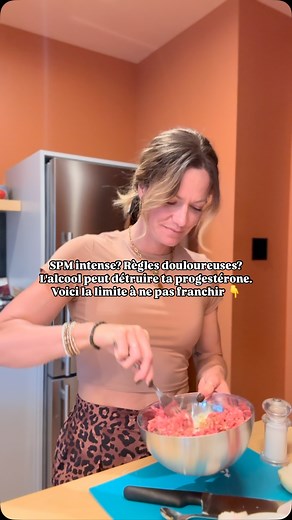 Si ton cycle menstruel est chaotique ou que ton SPM te rend la vie infernale, il est urgent que tu protèges ta progestérone. L’alcool, c’est l’ennemi numéro 1 de ta progestérone. La limite à ne jamais franchir : 👉 Maximum 4 verres par semaine. Au-delà de ça, tu risques fortement de saboter ton équilibre hormonal, empirer tes symptômes et amplifier ton inflammation. 💬 Commente « VITALITÉ » pour recevoir gratuitement ma vidéo coaching de 37 min où je t’explique comment désarmer l’inflammation, r