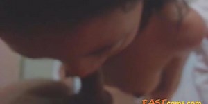 awek melayu syok hisap kote telan mani