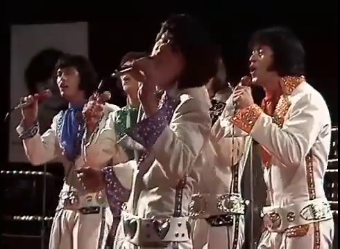 Donny Osmond - Too Young (1972) De LP Too Young van Donny Osmond bereikt op 24 januari 1973 de gouden status in de Verenigde Staten. Dit album is op 1 april 1972 uitgebracht op MGM 4854. Hij is op 22 juli 1972 binnengekomen in de albumlijst van Billboard. Too Young bereikt de elfde plaats. Naast de titelsong staan op dit album Donna, Pretty Blue Eyes, To Run Away, A Teenager In Love, Lonely Boy, Why, Run To Him, Take Good Care Of My Baby en Last Of The Red Hot Lovers. | Oldie video's on line