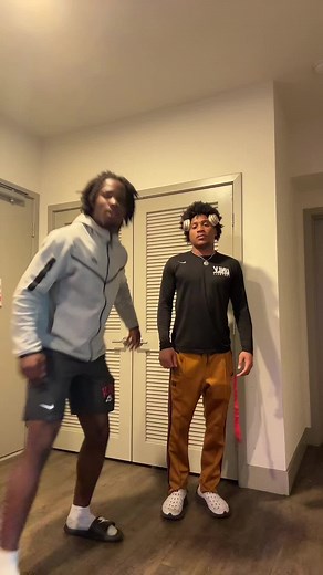 Lightskin with a Phat Booty Resembling JLo