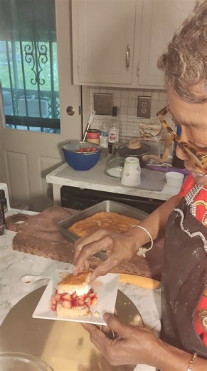 Strawberry Shortcake #cookingwithdee | Cooking with Dee