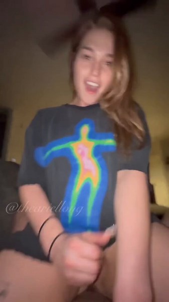 RT @DorisDorisf: Smiling Tattooed Blonde Babe Rides POV Cock Cowgirl Style with Handjob Stroking Big Ass Bounce Natural Tits Graphic Tee Am…