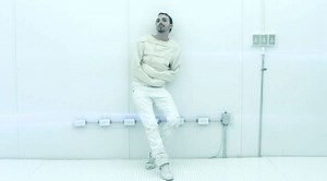 Clip : Christophe Willem est "Cool", même à l'asile