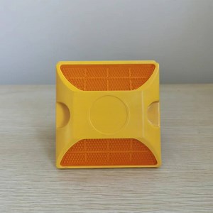 [Hot Item] Plastic Road Safety Reflector with Strong Compressive Strength and Good Visibility