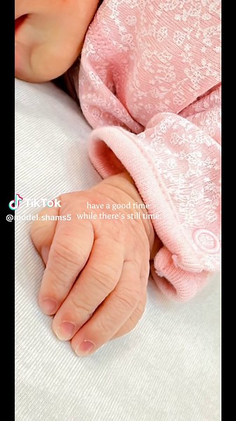 model shams على TikTok