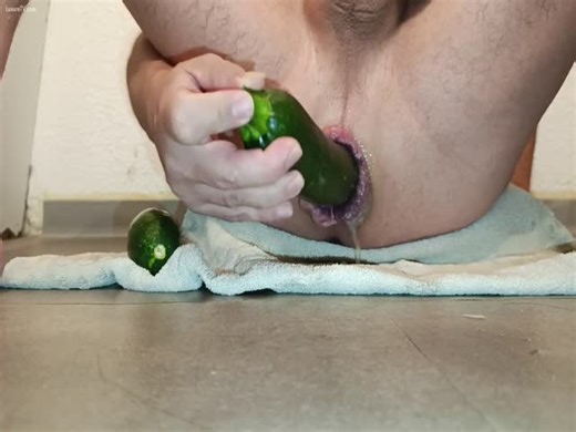 Gay using green cucumber in ass and got its juice flowing