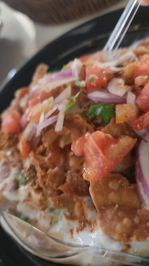 My love for authentic desi flavors n karachi street food! 😋 led me to this delightful haven, which has quickly turned into an obsession, Hungry Buds'! 😁🤩 Hungry Buds Their chana chaat is an explosion of flavors, perfectly capturing the essence of 'chatpata' 😆The tangy, spicy, and sweet concoction was so wonderfully blended that every bite was a new experience. Paired with their chilled Limca, it was a treat that satisfied not just my palate but my soul as well 🫢🤪 ( DIL SE DESI 🫶) Subseque