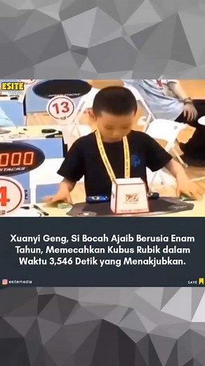 ESITE MEDIA on Instagram: "Xuanyi Geng, bocah enam tahun dari Tiongkok, telah memukau dunia dengan memecahkan Rubik's Cube dalam waktu 3,546 detik yang mencengangkan—lebih cepat daripada kebanyakan orang dewasa bahkan saat melakukan gerakan pertama mereka! Performanya yang secepat kilat telah menjadi viral, menunjukkan bukan hanya bakat alaminya tetapi juga fokus dan presisi yang luar biasa untuk seseorang yang masih sangat muda. Calon juara dunia? Semua tanda menunjukkan ya. Ikuti terus @esitem