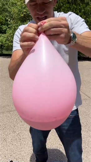 Fire extinguisher balloon works! 🧯🎈 | Flomazing Videos