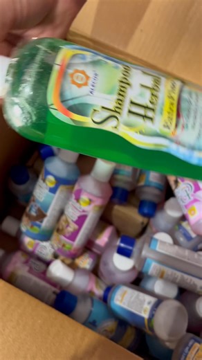 Shampoo herbal extrafino para la caída de pelo y para hombres es muy útil | Producciones "Alberto"