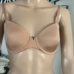 Victoria's Secret Nude Underwire Bra adjustable size 32DD