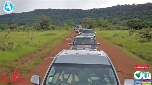 Le 9 septembre 2025, le DG de la SEG, M. Thierno Mamadou Nassirou Diallo, a visité Taranbaly, Sannou et Koubia. Accompagné d’une délégation gouvernementale, il menait une mission de sensibilisation. Cette visite s’inscrivait dans le cadre de la campagne du référendum du 21 septembre. Il a appelé les populations à voter massivement « OUI » pour soutenir le projet. | C24TV Guinée