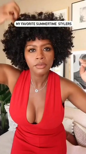 Our #designessentials Almond & Avocado 🥑 Curl enhancing mousse is one of the favorite summer stylers of the lovely @mahoganycurls ! 😍 😍 😍 #curls #curlyhair #curlyfro #naturallycurly #washngo#naturalhair #naturalhairproducts #curlyhairproducts#DesignEssentials #NaturalHair #TeamNatural #KinkyHair#CoilyHair #HairGoals#HealthyHair #NaturalHairProduct #DesignEssentialsProfessional #NaturalHair #TeamNatural #KinkyHair #CoilyHair#Curls #HairProducts #HealthyHair #NaturalHairProduct #HairProfession