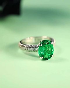 This Emerald Month we are entranced by this Gemfields Zambian emerald 💚 #Fabergé #ColoursofLove #ALifeinColour #Gemfields #EmeraldMonth | Fabergé