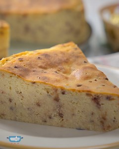 47K views · 1.4K reactions | Mai este foarte putin pana la Pastele catolic si ma gandesc la toti cei care nu se pot bucura de preparatele traditionale din motive medicale. Aceasta pasca fara aluat este pentru ei. Are putine calorii, putine grasimi si putini carbohidrati. Ideala pentru cei cu diabet sau pentru cei care sunt la dieta! | JamilaCuisine | Facebook