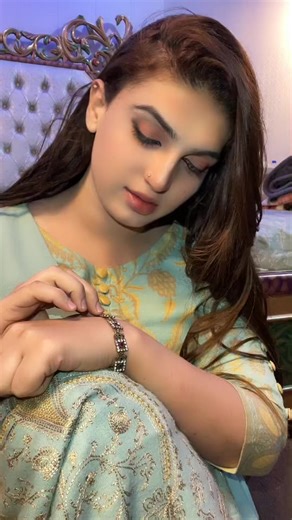 Shemale Dance Videos: She-Male Dancers Showcase Stunning Moves